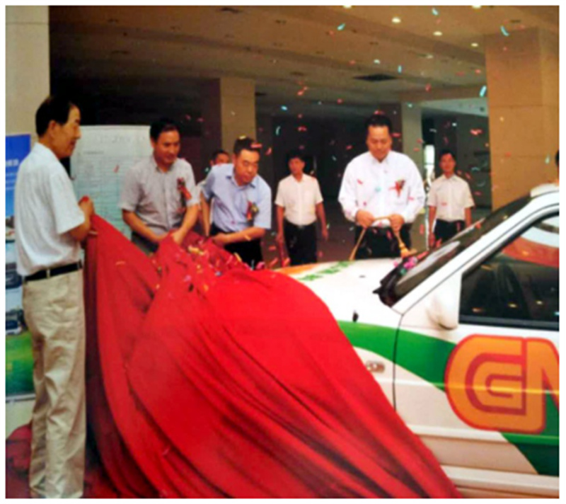 中 國(guó) 首 輛小轎車(chē)LNG燃料改造“零”的突破